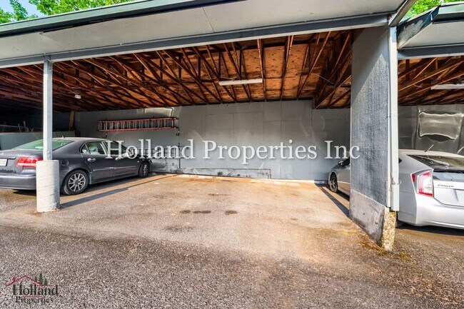 Building Photo - 8747 SW Brightfield Cir