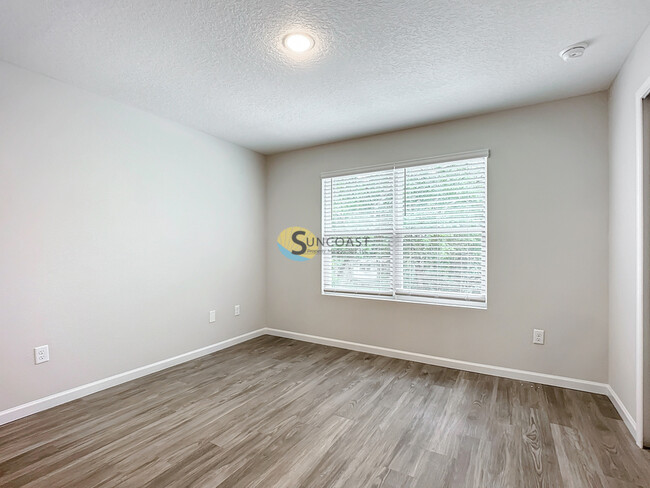 Building Photo - 1236 Pangola Dr
