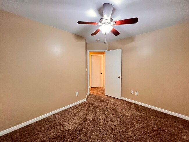 Building Photo - SOUTHWEST BAKERSFIELD