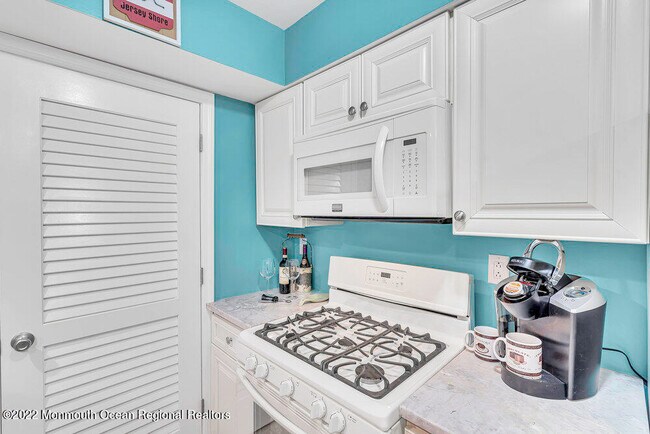Building Photo - 1709 NJ-35