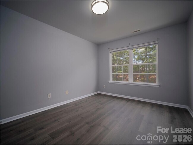 Building Photo - 1030 Boxelder Ln