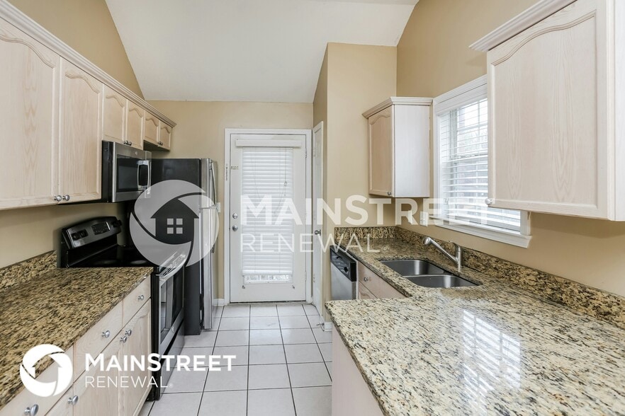 Building Photo - 924 Dalemore Ln