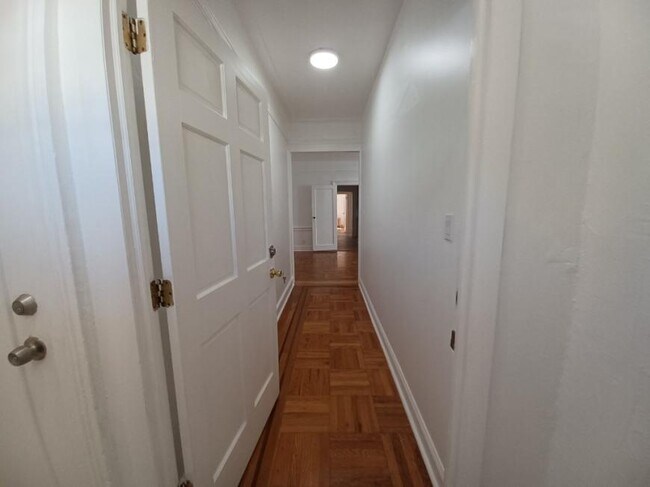 Building Photo - 3 bedroom in Woodside NY 11377