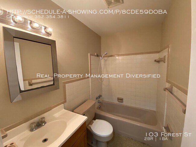 Building Photo - Great Location - 2/1 **WON'T LAST**