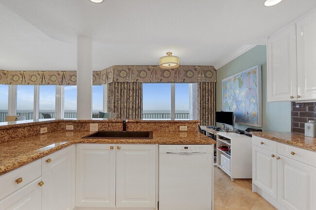 Building Photo - 750 Ocean Royale