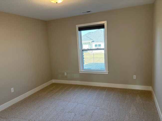 Building Photo - 3 Bedroom Single Family Home - Available for Rent!