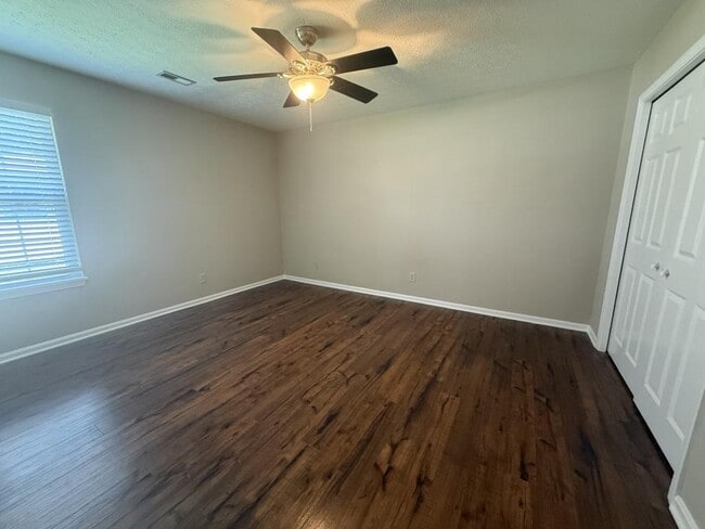 Building Photo - 2444 Savannah Dr