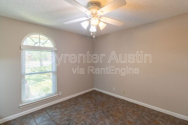 Building Photo - 5839 Secrest Dr