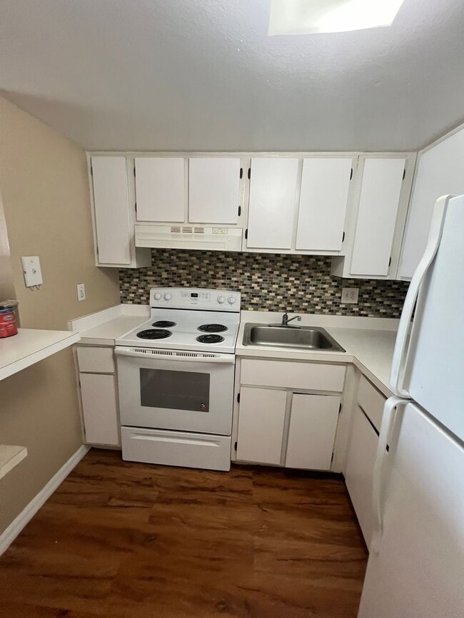 Building Photo - 618o