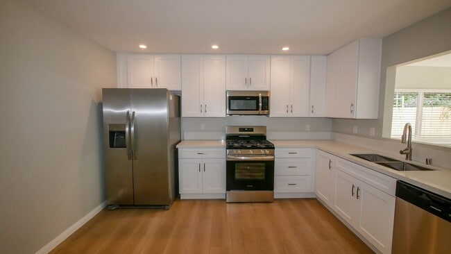 Building Photo - Fully Upgraded Mira Mesa Home w/solar panels, Garage, Washer/Dryer & Private Yard