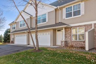Building Photo - 1540 Independence Dr