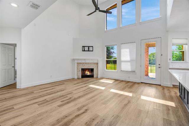 Building Photo - 3812 Lakeway Dr