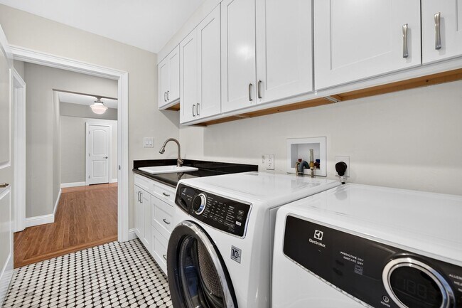 Building Photo - Rare Walnut Creek Rental! Single-Story Home with NEM 2 Solar, Spacious Yard & Premium Finishes!!