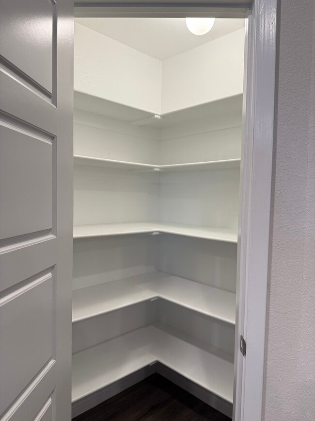 Building Photo - 532 Woodcreek Lp