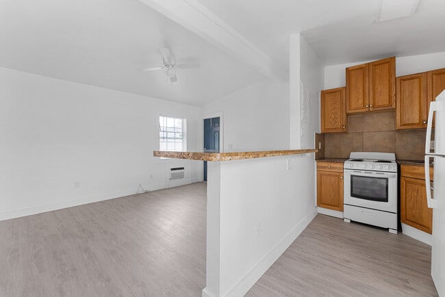 Building Photo - 1141 NE 23rd Ter