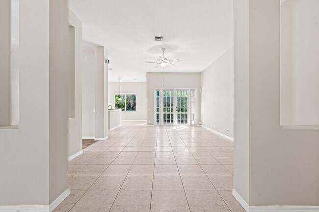 Building Photo - 1366 Crossbill Ct