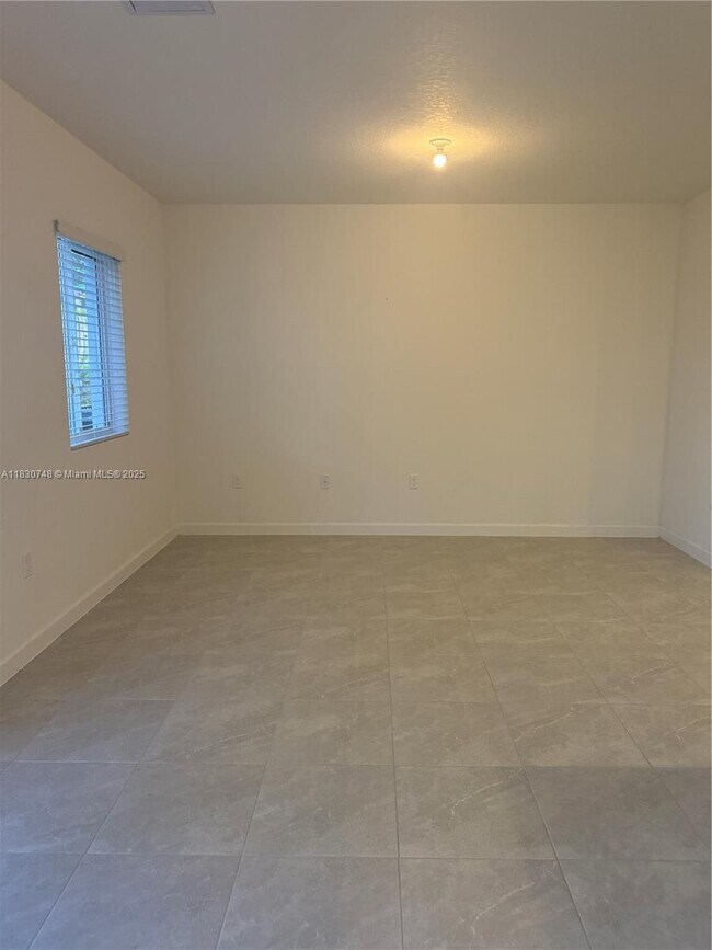 Building Photo - 5145 SW 37th St