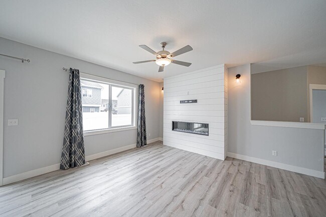 Building Photo - 2896 Blackwood