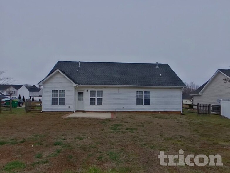 Building Photo - 556 Scarlet Leaf Ln.