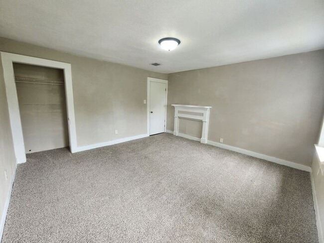 Building Photo - 2 Bedroom Duplex on the Northside