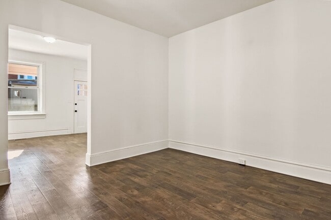 Building Photo - Inviting 3 Bedroom, 1.5 Bathroom Home in Harrisburg, Pa!