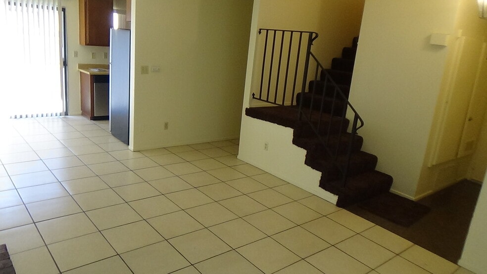 Living room1 - 1113 Seabreeze Way