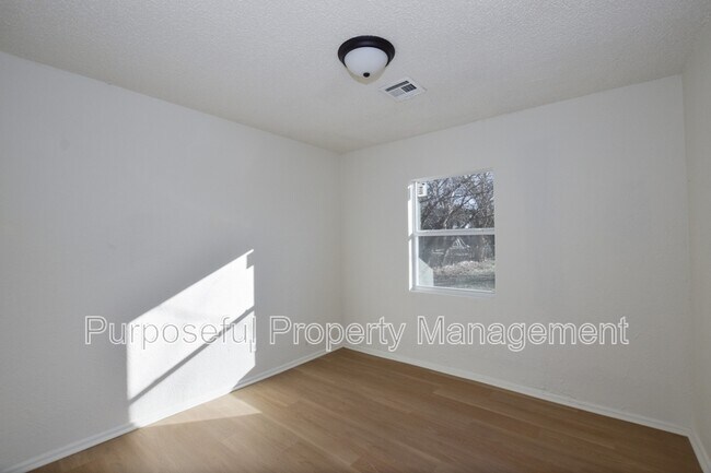 Building Photo - 2924 SW 51st St