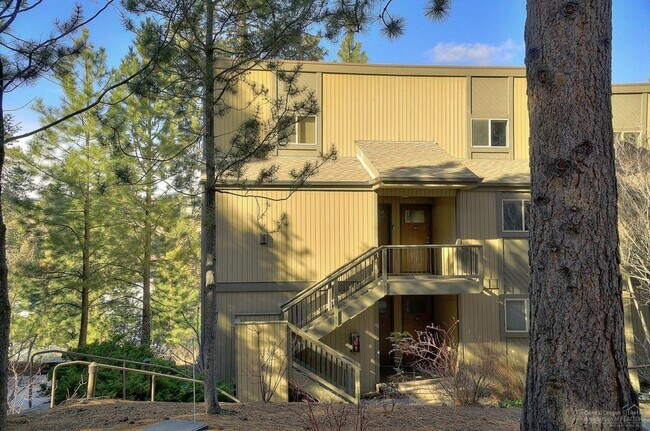 Primary Photo - SWEET 2 BEDROOM, 1 BATH MT BACHELOR VILLAG...