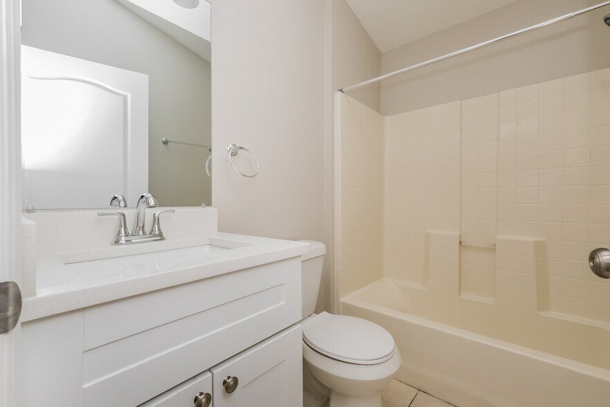 Building Photo - 10623 Navigation Dr