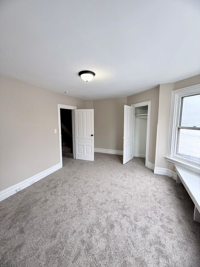 Building Photo - Charming & Spacious Historic 5-Bedroom Home for Rent in Carlisle, PA