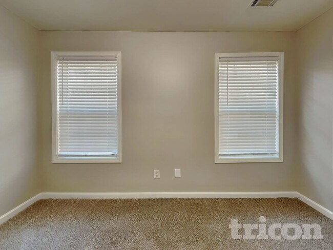 Building Photo - 3540 Stoney Creek Way