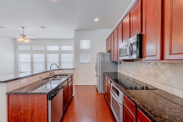 Building Photo - 2326 Stutz Dr