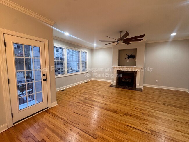 Building Photo - 441 Heritage Village Ln