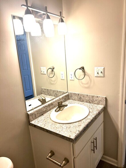 Interior Photo - Forest Pointe