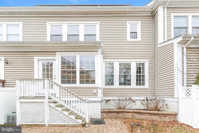 Building Photo - 53 Malsbury St