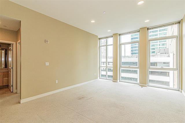 Building Photo - 500 Throckmorton St