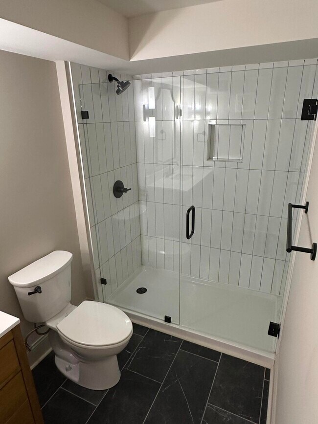 Building Photo - 307 W Main St