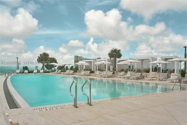 Building Photo - 300 Biscayne Blvd