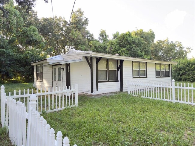 Building Photo - 1640 Salem Dr