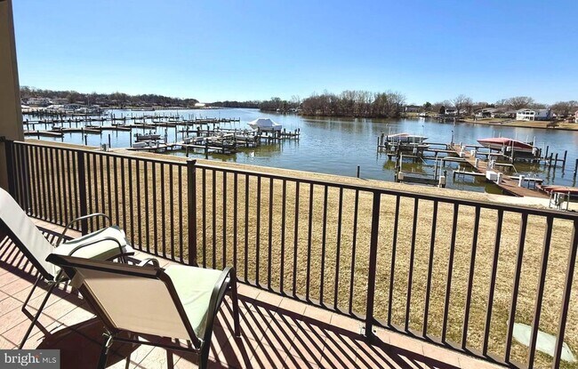 Building Photo - 532 Riviera Dr