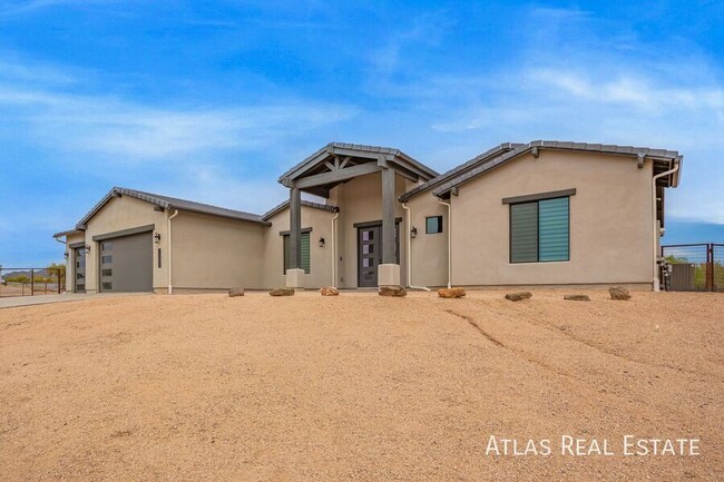 Building Photo - 15532 E Palo Brea Ln