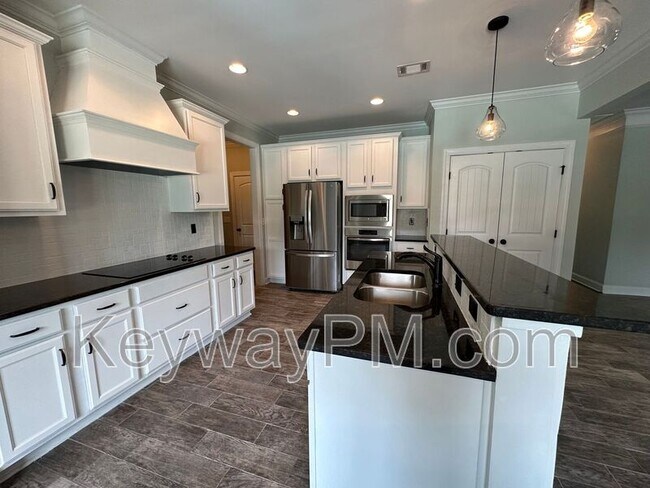Building Photo - 1731 Edenburg Way