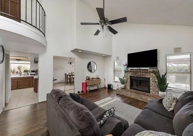 Building Photo - Fantastic SW Two Story Home For Rent