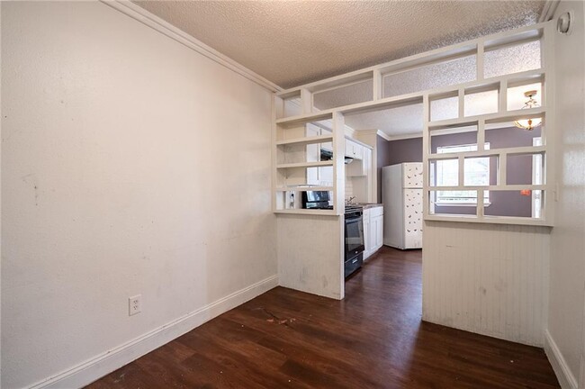 Building Photo - 413 Ewalt Ave