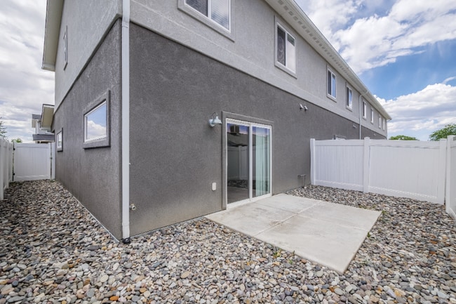 Building Photo - 415 Roberts Rd