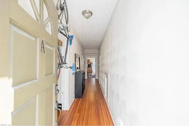 Building Photo - 214 Lucile Ave