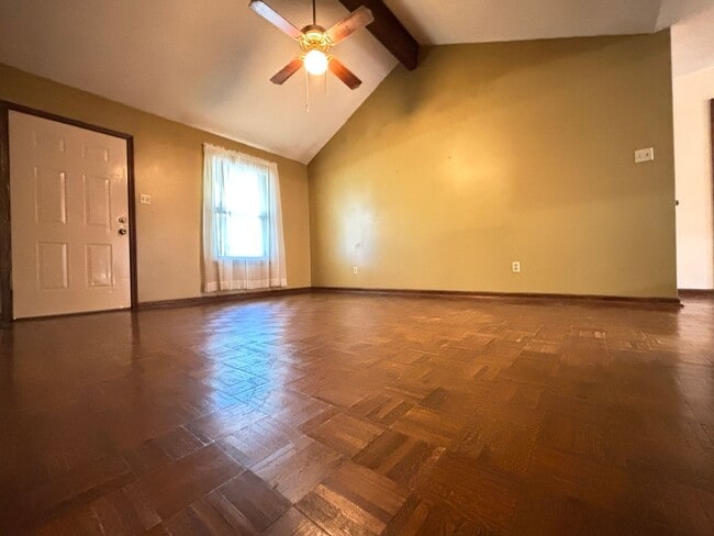 Building Photo - Remodeled 3 Bedroom Home