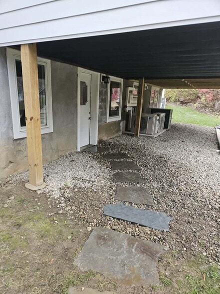 Building Photo - 21 Hall Ave