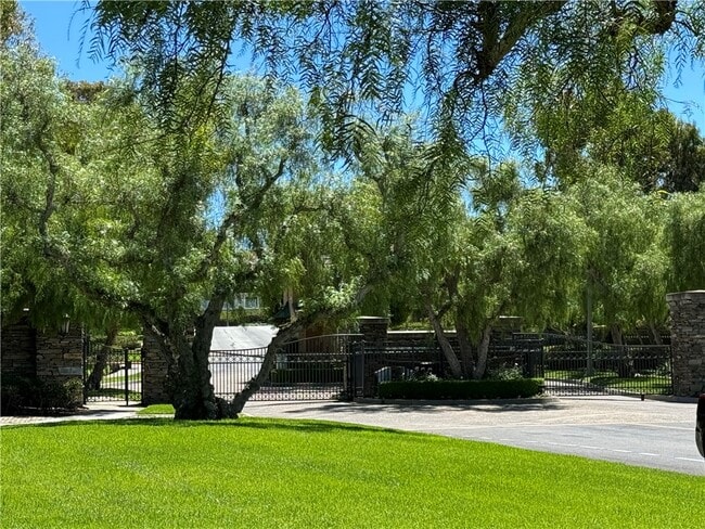 Building Photo - 19 Vernon