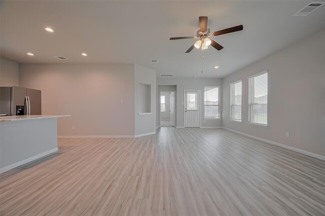 Building Photo - 101 Eliana Shores Dr